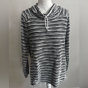 Striped Black and White Women's Long Sleeve Top